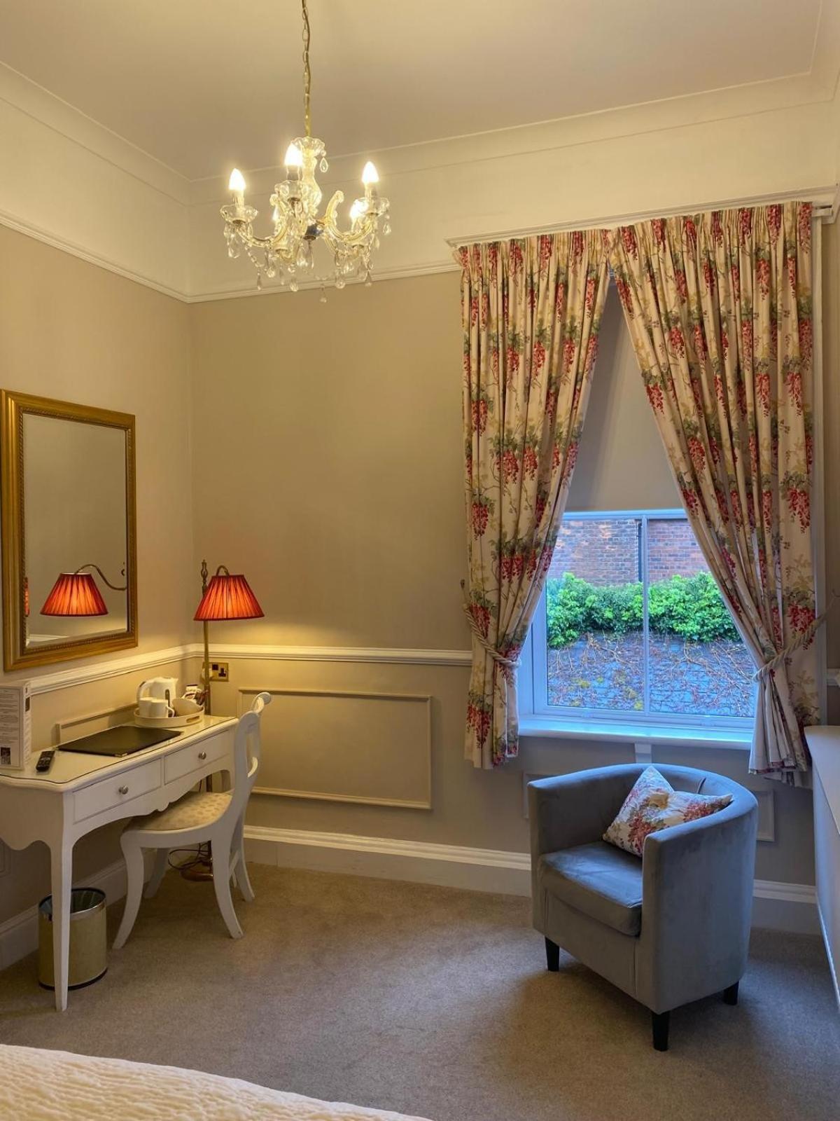 Alexandra Court Hotel Congleton Exteriér fotografie